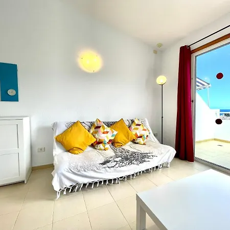 Apartment With Beautiful View, Wifi, Pool, Tenerife South