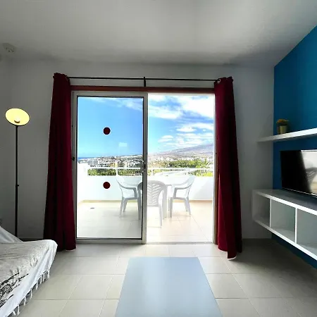 Apartment With Beautiful View, Wifi, Pool, Tenerife South アパート