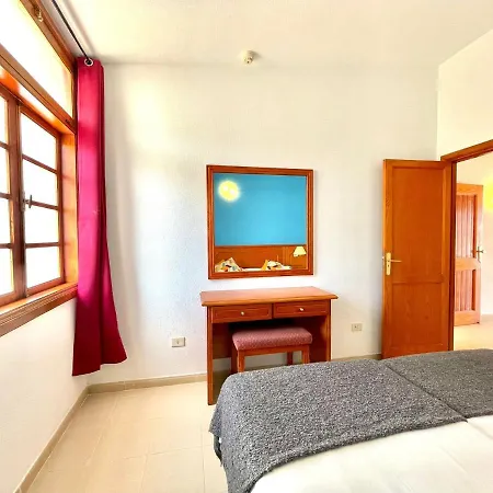 Apartment With Beautiful View, Wifi, Pool, Tenerife South * アデヘ