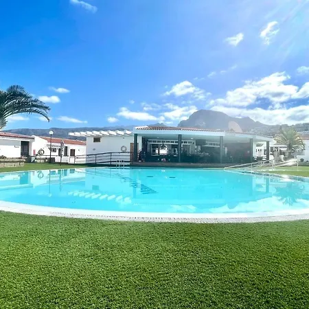 Apartment With Beautiful View, Wifi, Pool, Tenerife South