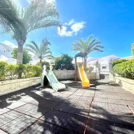 アパート Apartment With Beautiful View, Wifi, Pool, Tenerife South アデヘ