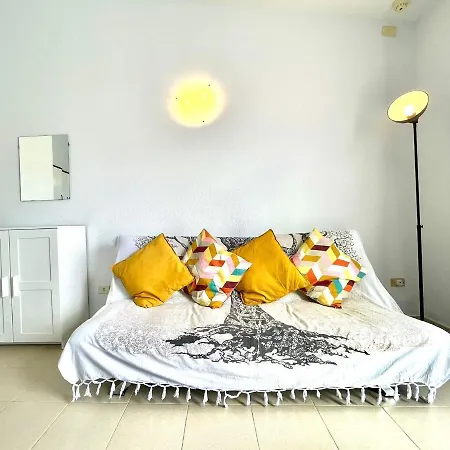 Apartment With Beautiful View, Wifi, Pool, Tenerife South アデヘ