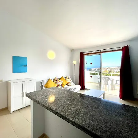 Apartment With Beautiful View, Wifi, Pool, Tenerife South アパート