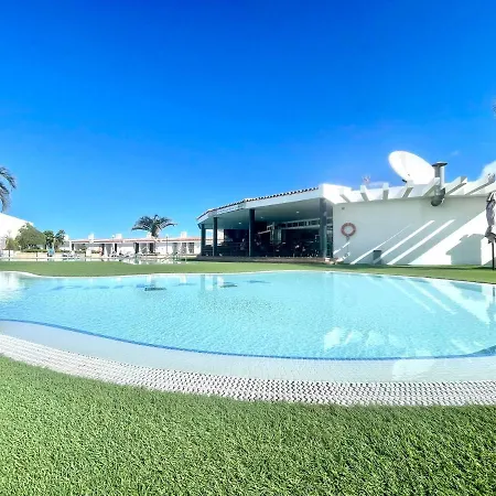 Apartment With Beautiful View, Wifi, Pool, Tenerife South アパート