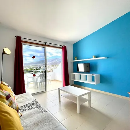 Apartment With Beautiful View, Wifi, Pool, Tenerife South Apartamento